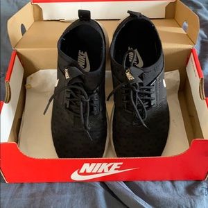 Black Nikes